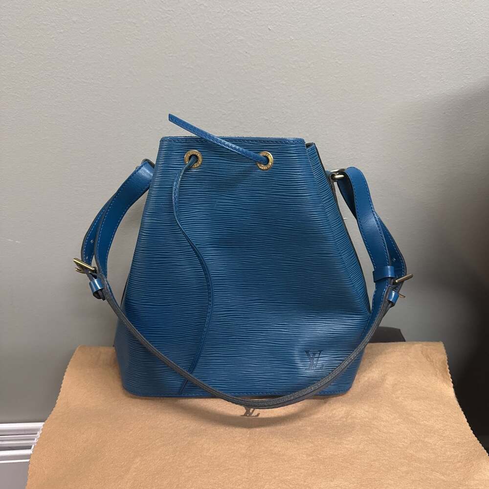 Louis Vuitton Epi Leather Petit Noe Bucket Bag M44105